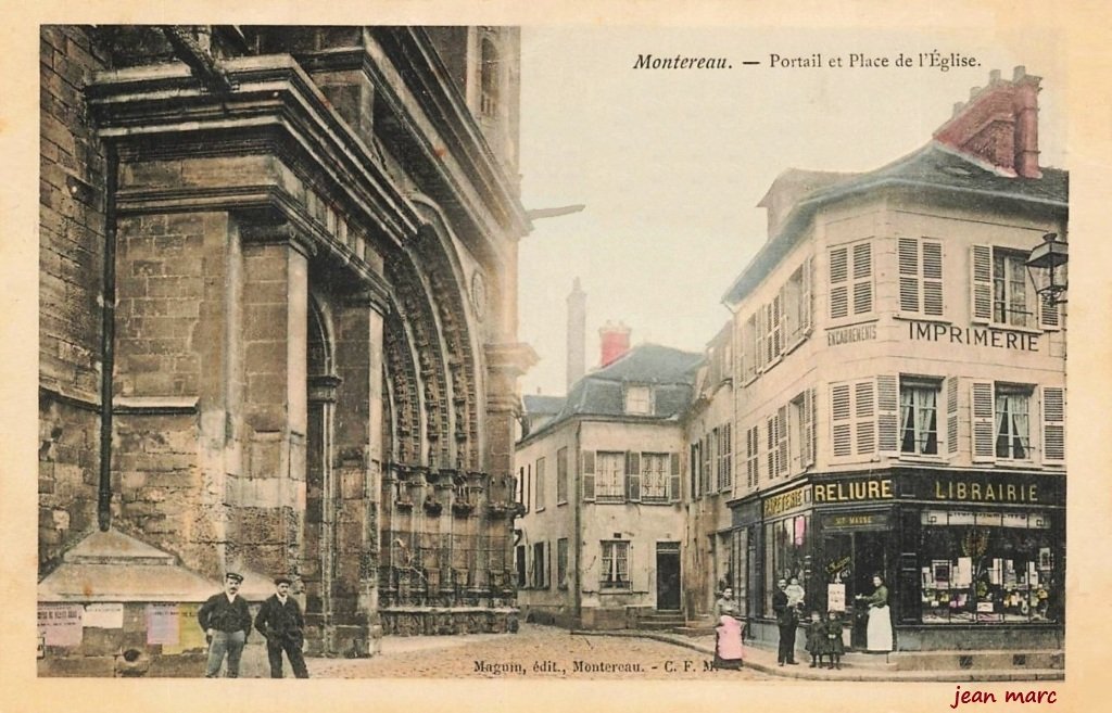 Montereau - Portail et Place de l'Église.jpg