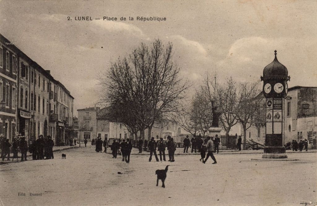 34 - LUNEL - 2 - Place de la République - Edit. Burnel - 09-11-25.jpg