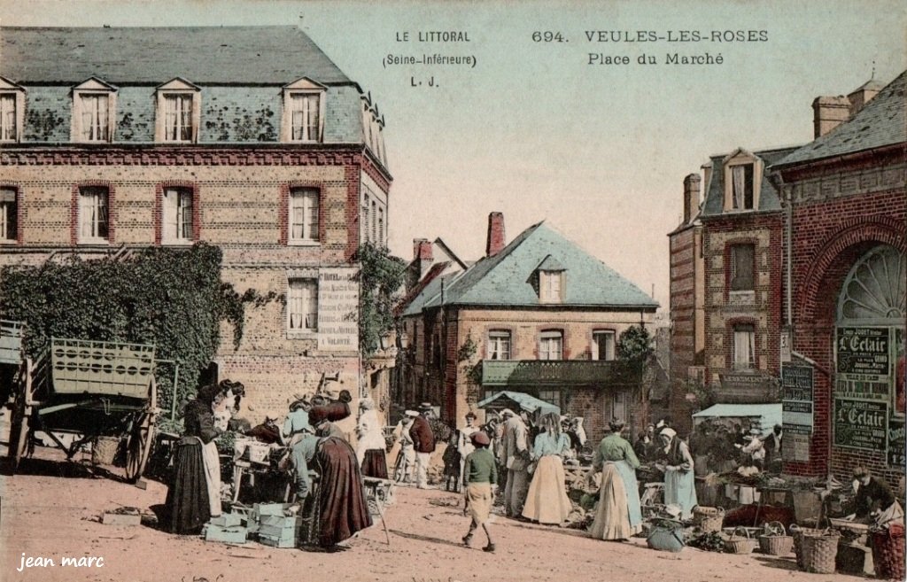 Veules-les-Roses - Place du Marché.jpg