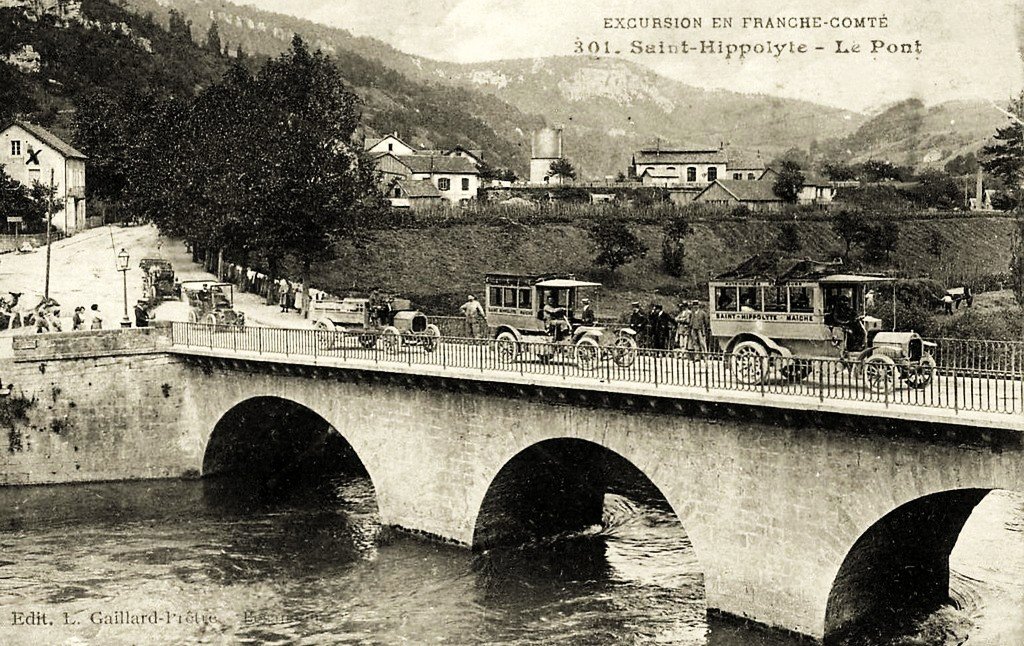 Autobus Saint-Hippolyte 25 301.jpg