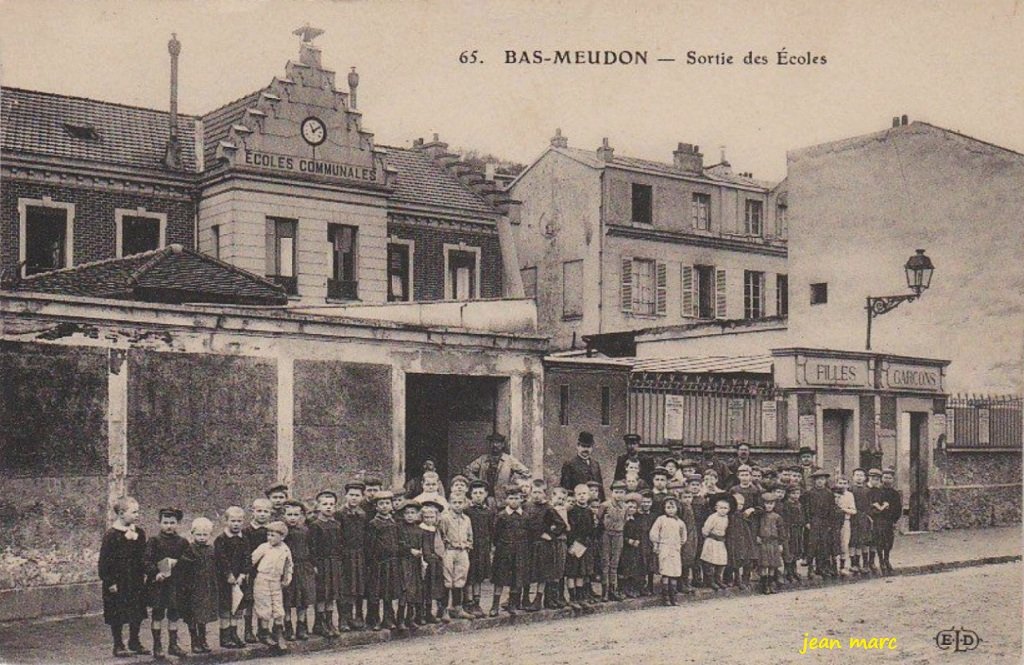 Meudon - Sortie des Écoles.jpg