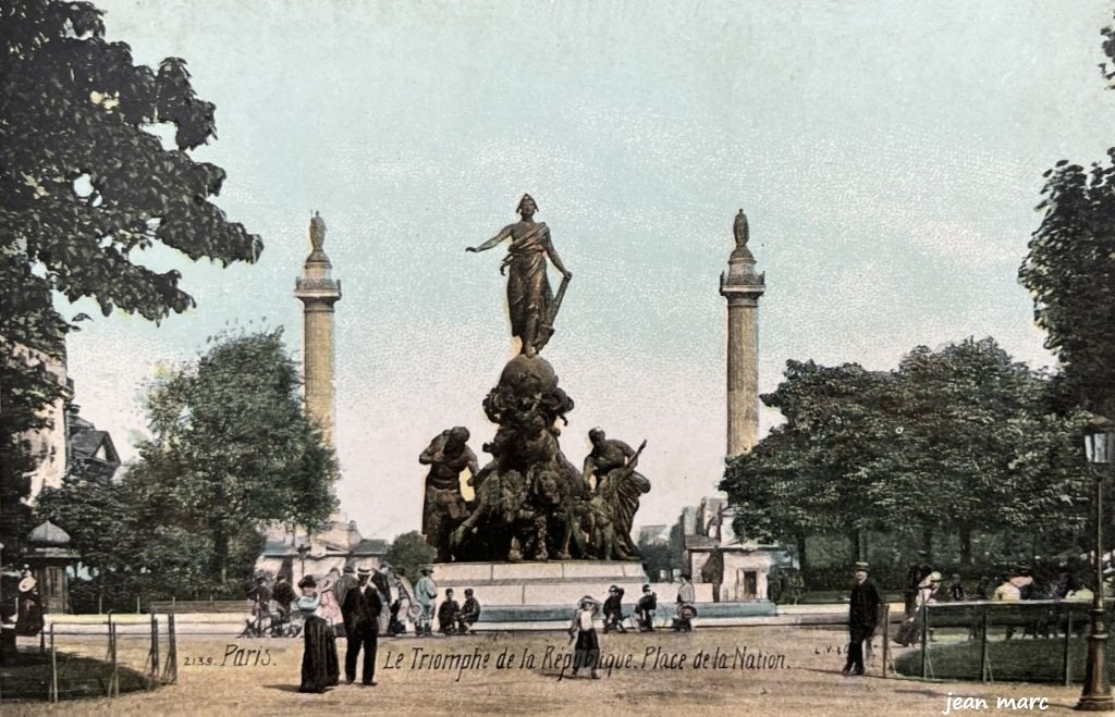 Paris XIIe - Le Triomphe de la République - Place de la Nation.jpg