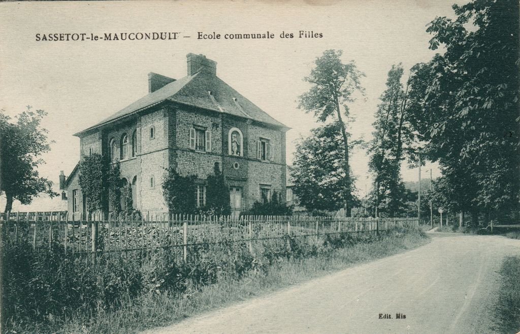 76 - SASSETOT-LE-MAUCONDUIT - Ecole communale des Filles - Edit. His - 21-11-25.jpg