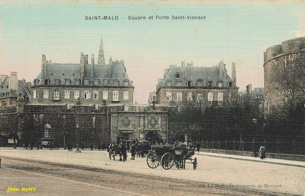 Saint-Malo - Square et Porte Saint-Vincent.jpg