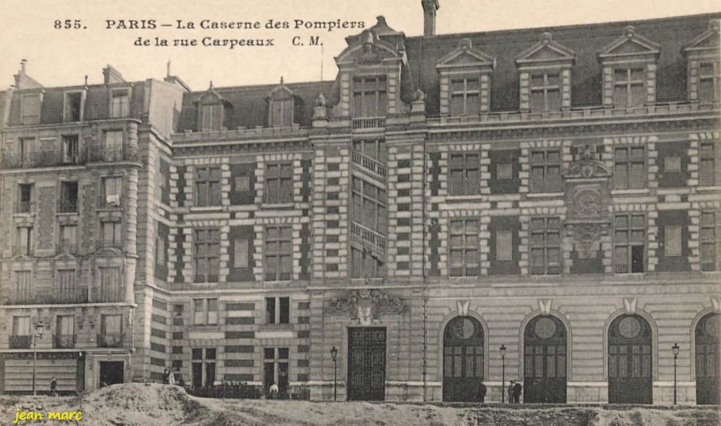 Paris XVIIIe - La Caserne des Sapeurs Pompiers de la rue Carpeaux.jpg