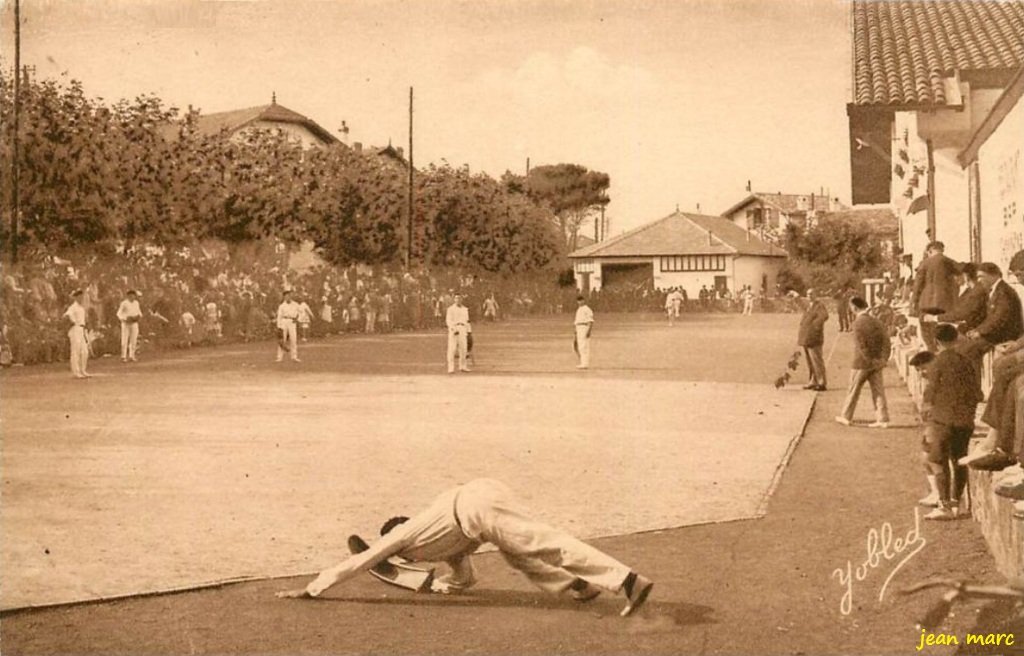 Guéthary - Partie de pelote à rebot.jpg
