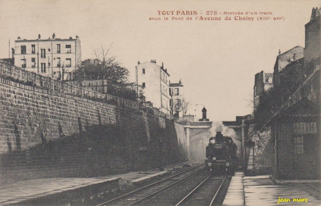 Tout Paris - 278 - Arrivée d'un train sous le Pont de l'Avenue de Choisy (XIIIe arrt.).jpg