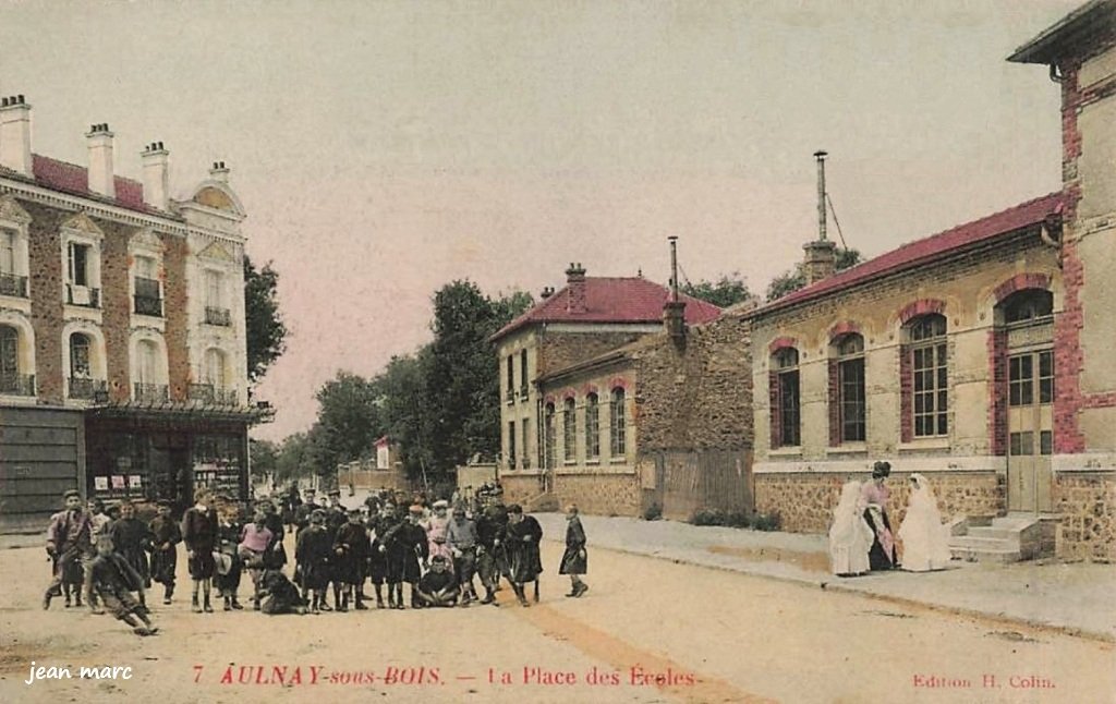 Aulnay-sous-Bois - La Place des Écoles.jpg
