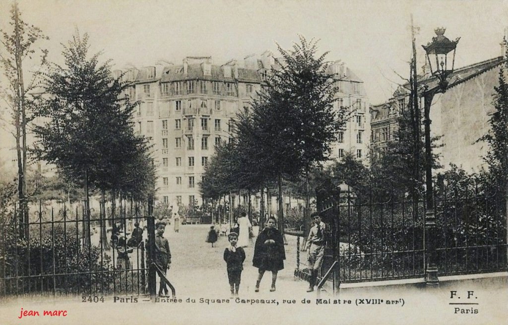 Paris XVIIIe - Entrée du Square Carpeaux, rue de Maistre.jpg