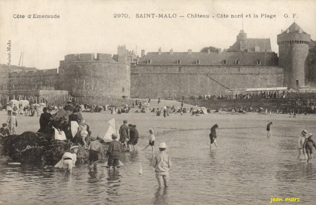 Saint-Malo – Château – Côté Nord et la Plage.jpg
