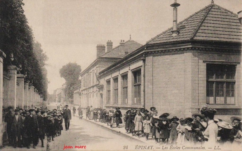 Épinay - Les Écoles Communales.jpg