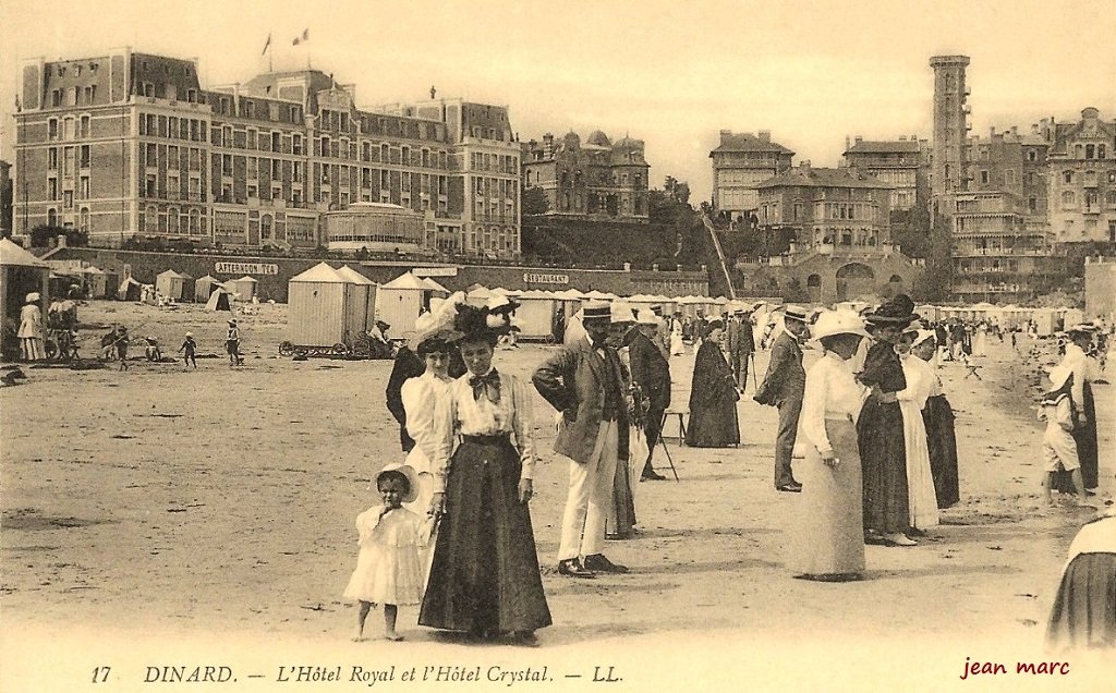 Dinard - L'Hôtel Royal et l'Hôtel Crystal.jpg