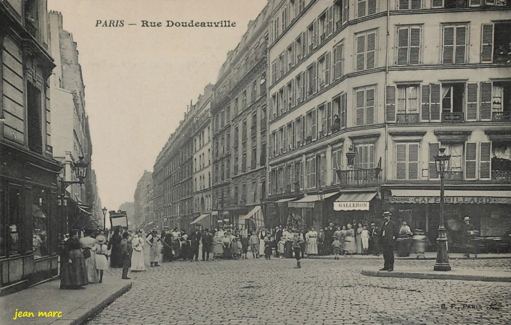 Paris XVIIIe - Rue Doudeauville.jpg