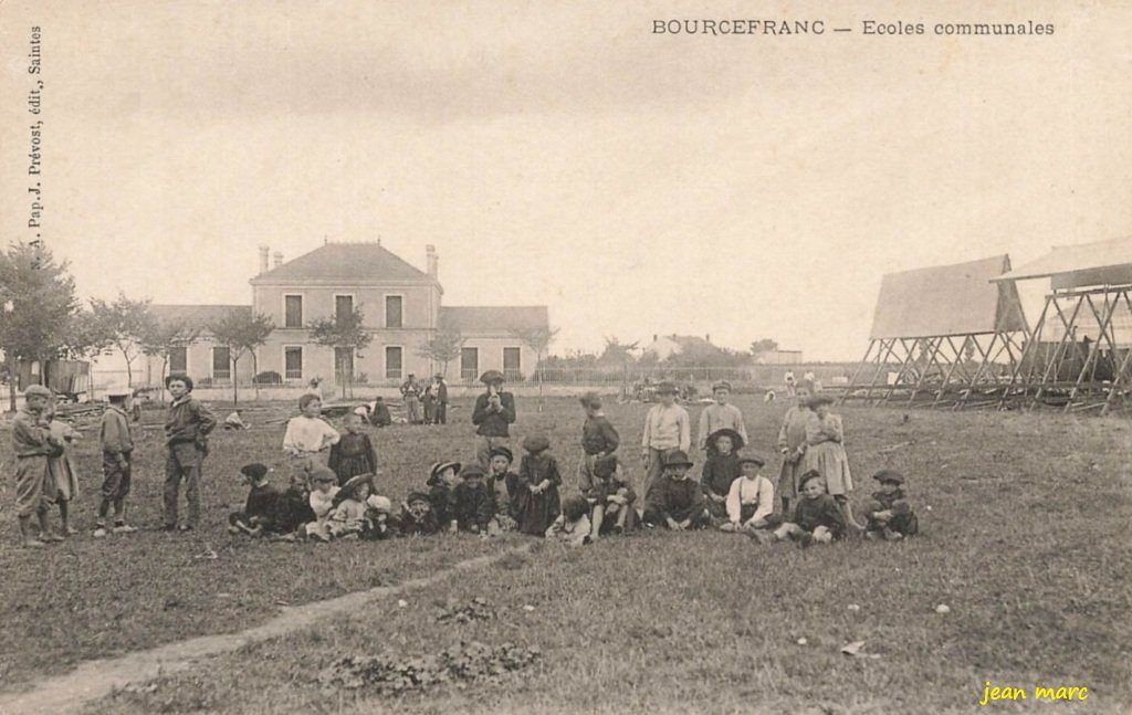 Bourcefranc - Écoles Communales.jpg