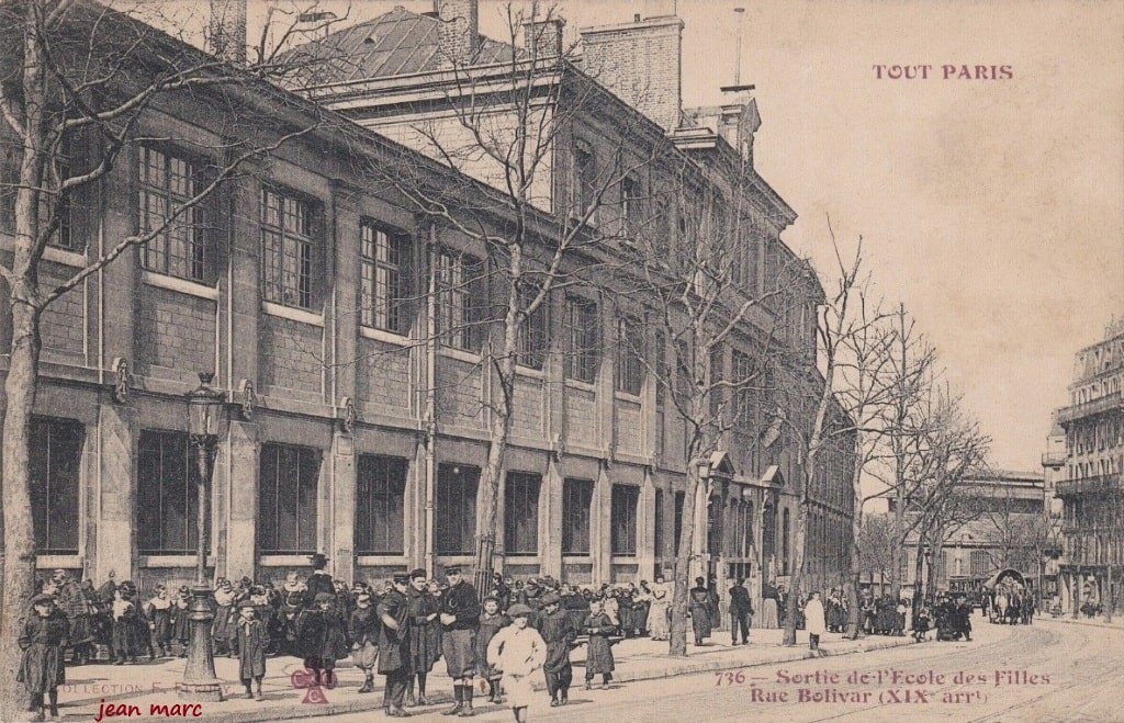 Paris XIXe - Sortie de l'École des Filles rue Bolivar.jpg