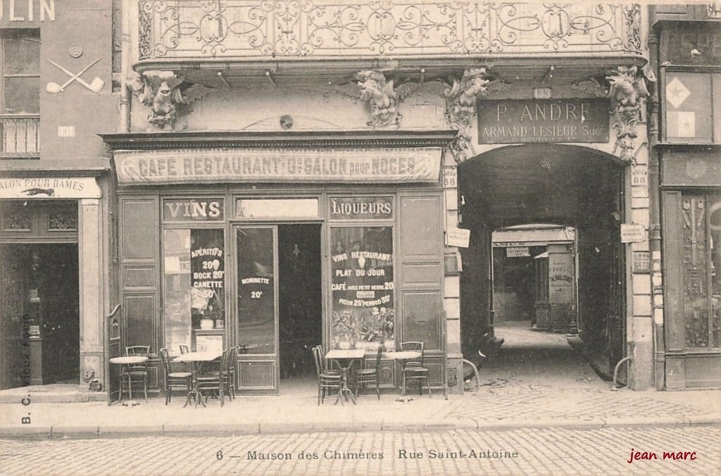 Paris IVe - Maison des Chimères - 133 Rue Saint-Antoine (B.C. Vieux Paris).jpg