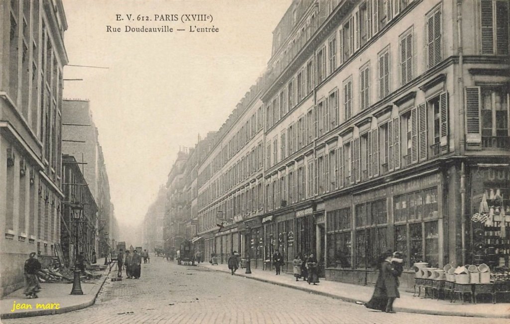 Paris XVIIIe - Rue Doudeauville - L'Entrée.jpg