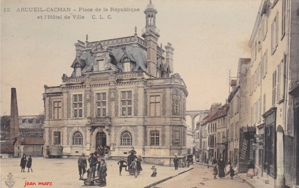 Arcueil-Cachan - Place de la République et l'Hôtel de Ville.jpg