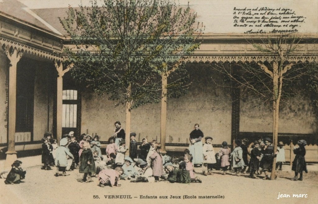 Verneuil - Enfants aux Jeux (École maternelle).jpg