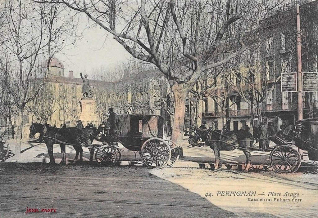 Perpignan - Place Arago.jpg