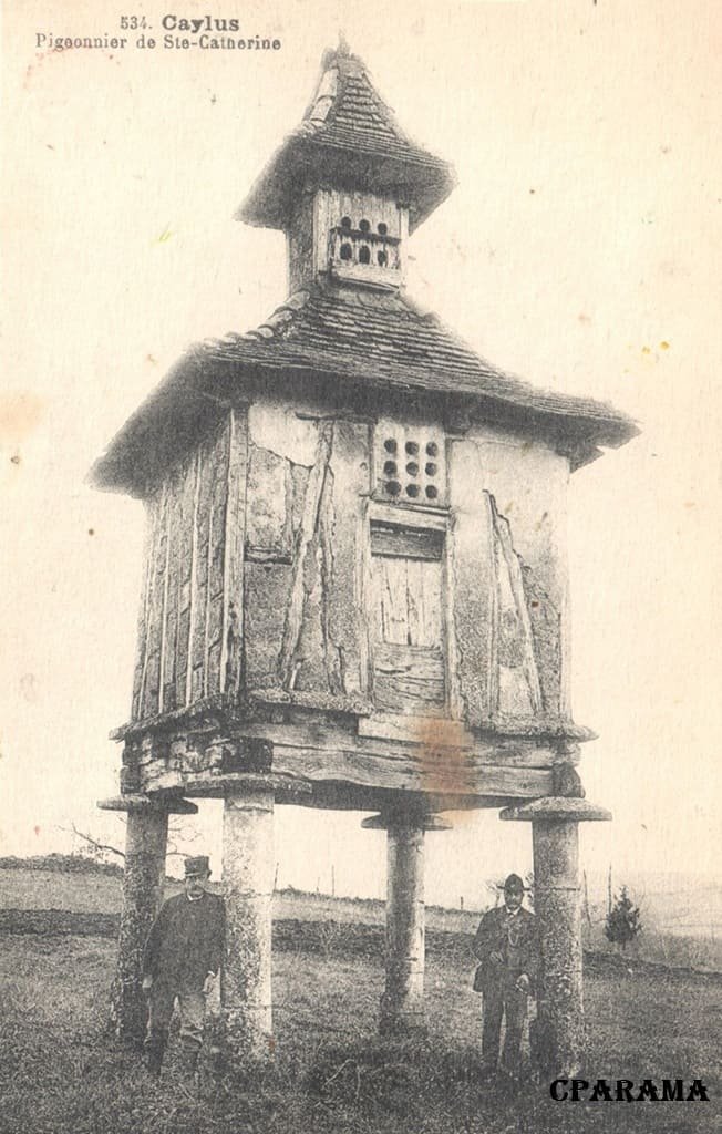 Caylus 534 pigeonnier.jpg