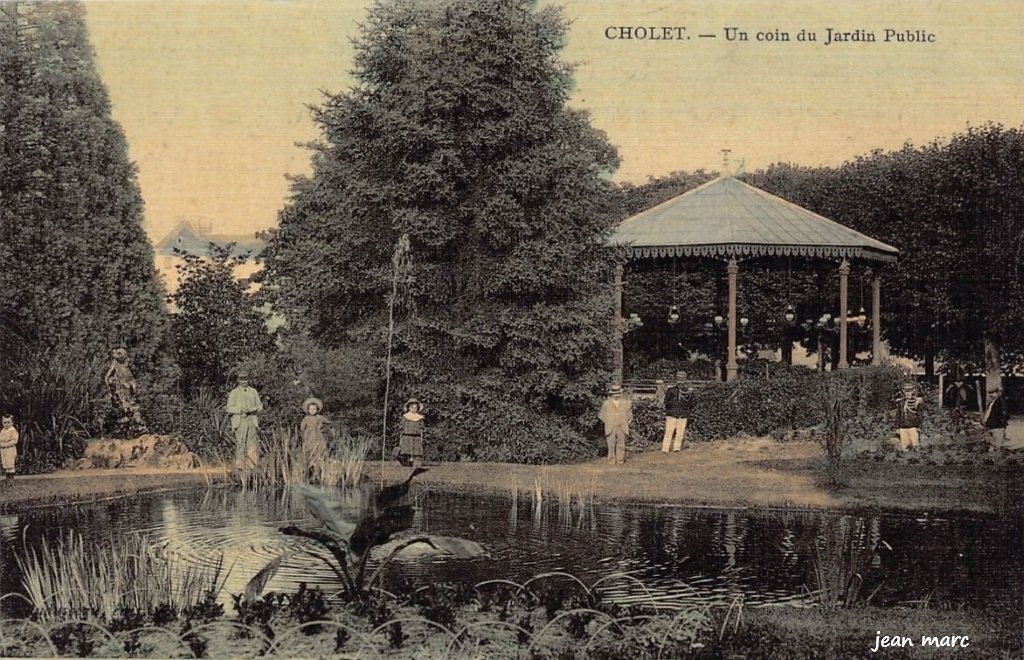 Cholet - Un Coin du Jardin Public.jpg