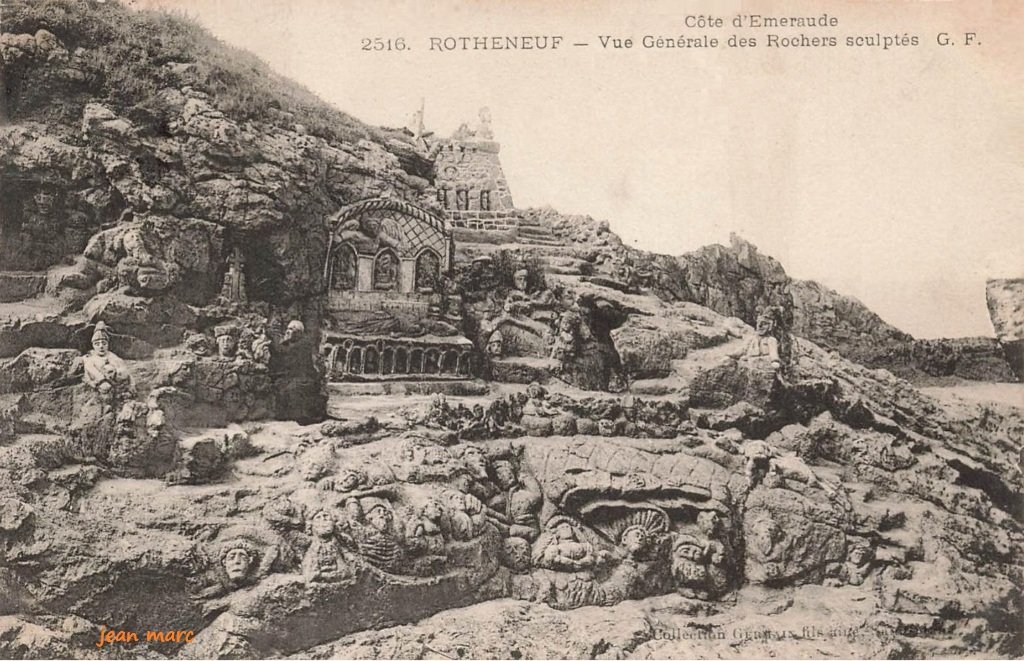 Rothéneuf – Vue générale des rochers sculptés.jpg