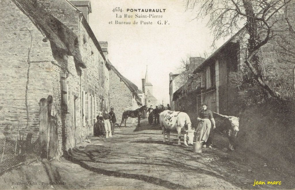 Pontaubault - La Rue Saint-Pierre et Bureau de Poste.jpg