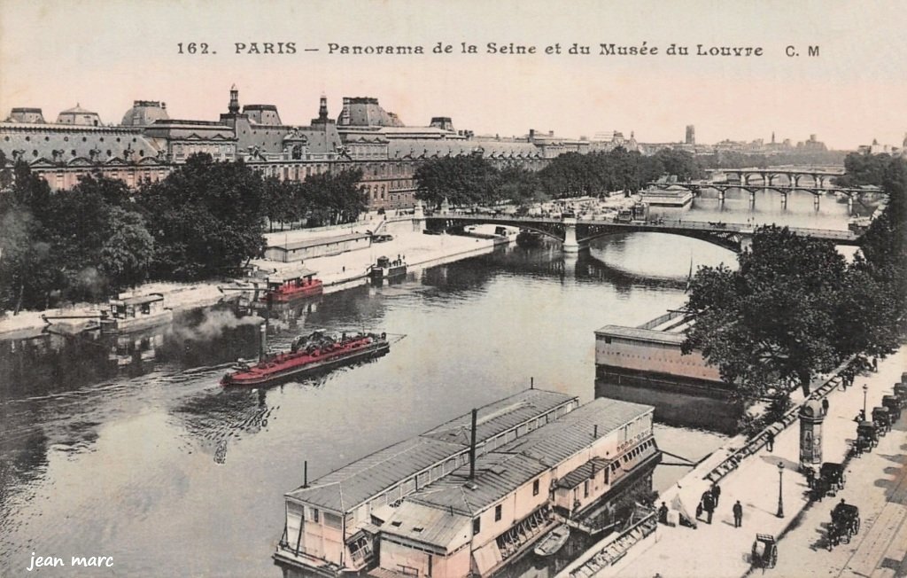 Paris - Panorama de la Seine et du Musée du Louvre.jpg