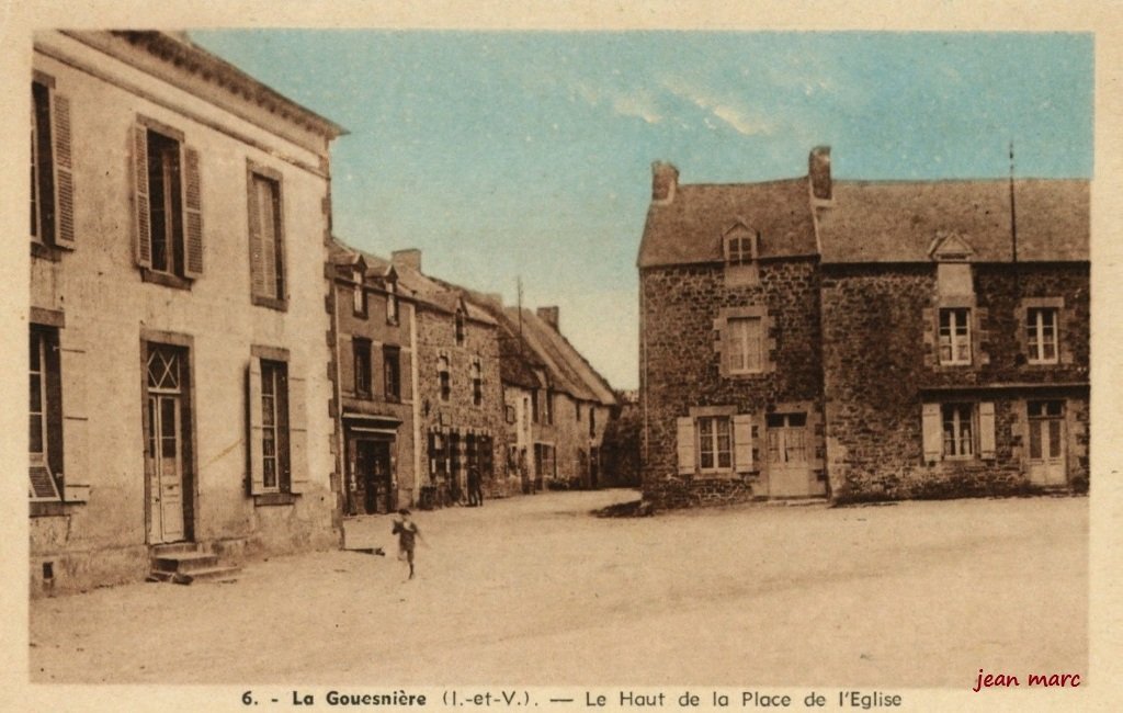La Gouesnière - Le Haut de la Place de l'Église.jpg