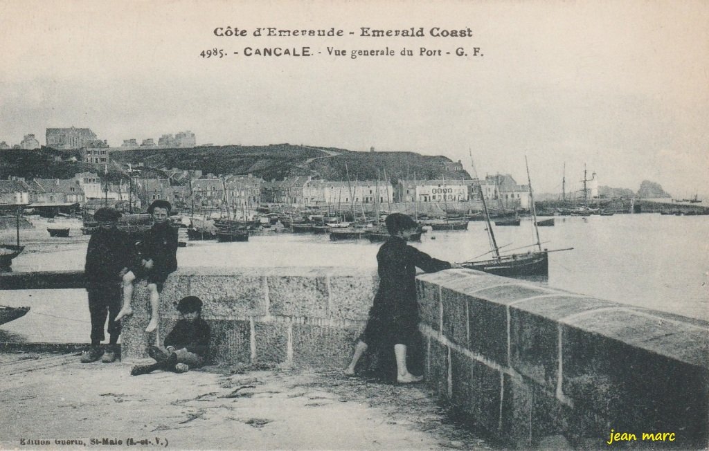 Cancale - Vue générale du Port.jpg