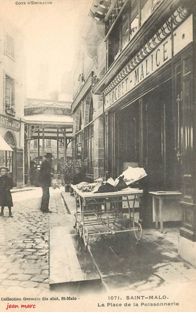 Saint-Malo - La Place de la Poissonnerie.jpg