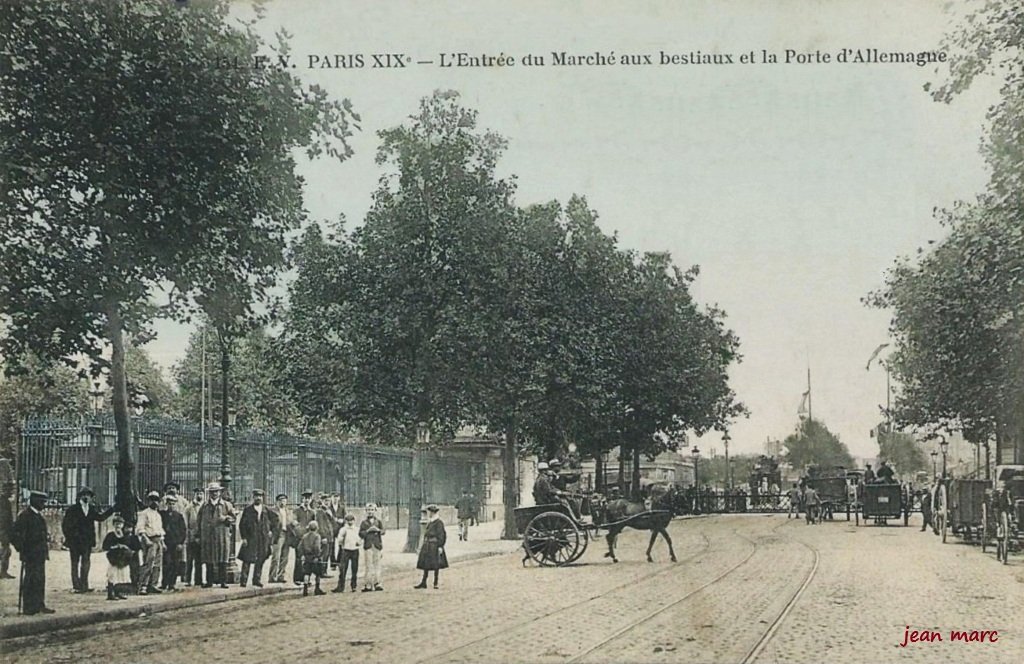 Paris XIXe - L'entrée du marché aux bestiaux et la Porte d'Allemagne colorisée.jpg