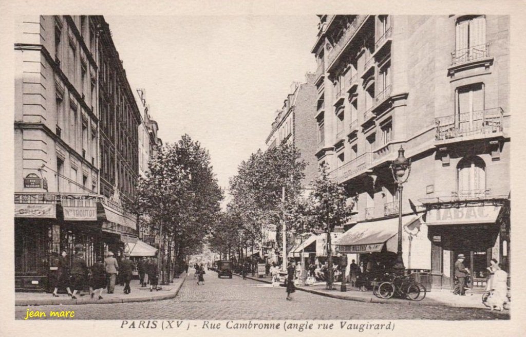 Paris XVe - Rue Cambronne (angle rue Vaugirard).jpg