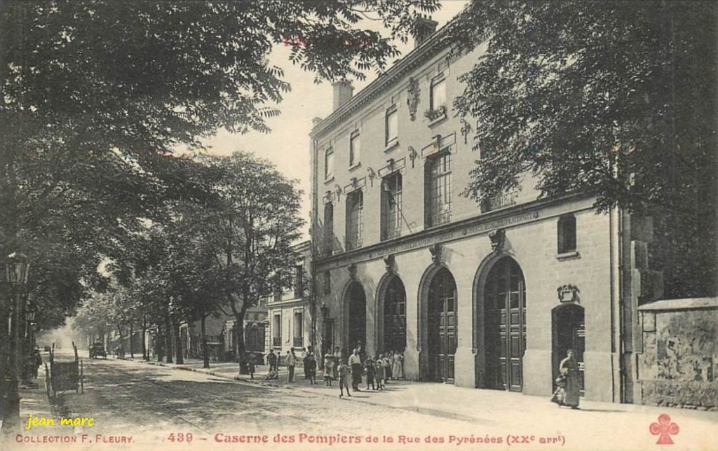 Tout Paris - 439 - Caserne des Pompiers de la Rue des Pyrénées.jpg