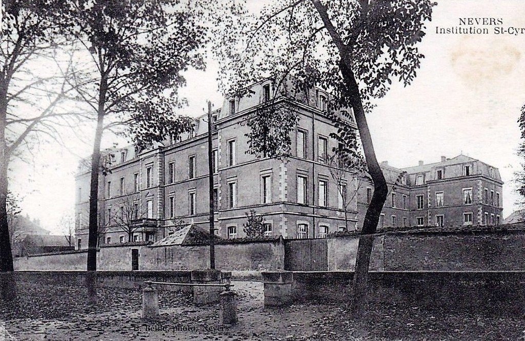 Nevers (9).jpg
