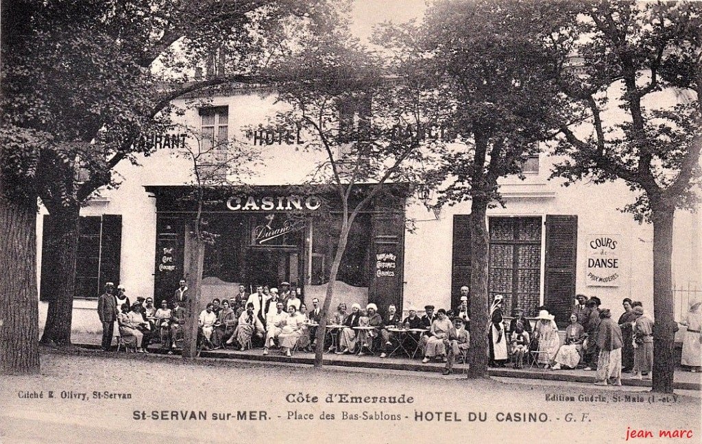 Saint-Servan - Place des Bas-Sablons - Hôtel du Casino.jpg