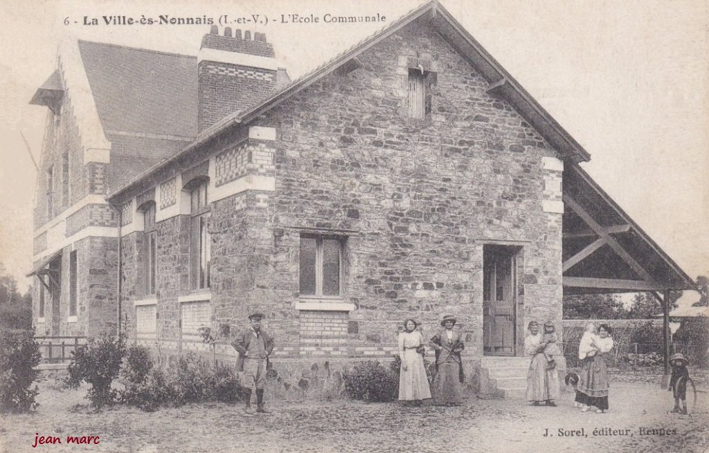 La Ville-ès-Nonais - L'École Communale.jpg