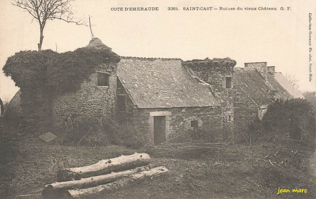 Saint-Cast - Ruines du Vieux château.jpg