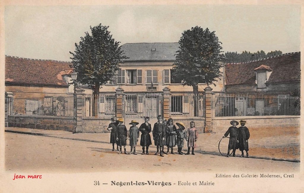 Nogent-les-Vierges - École et Mairie.jpg