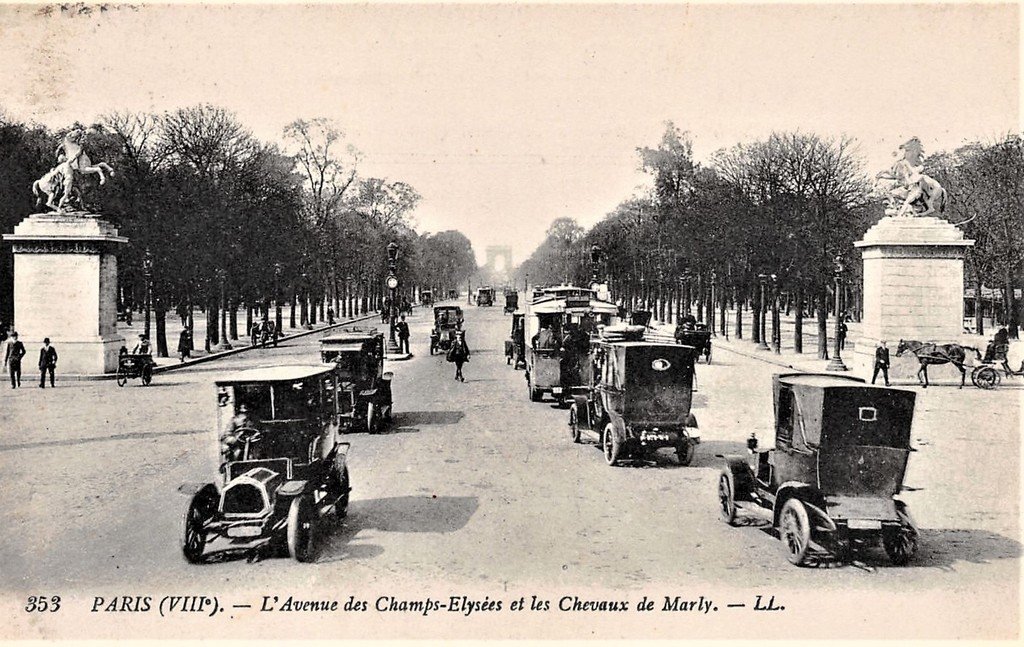 Paris Avenue des Champs-Elysées (353).jpg