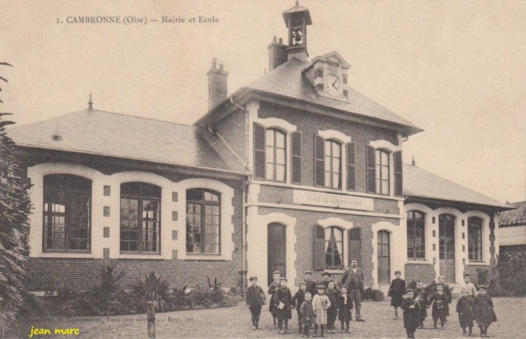 Cambronne - Mairie et École.jpg