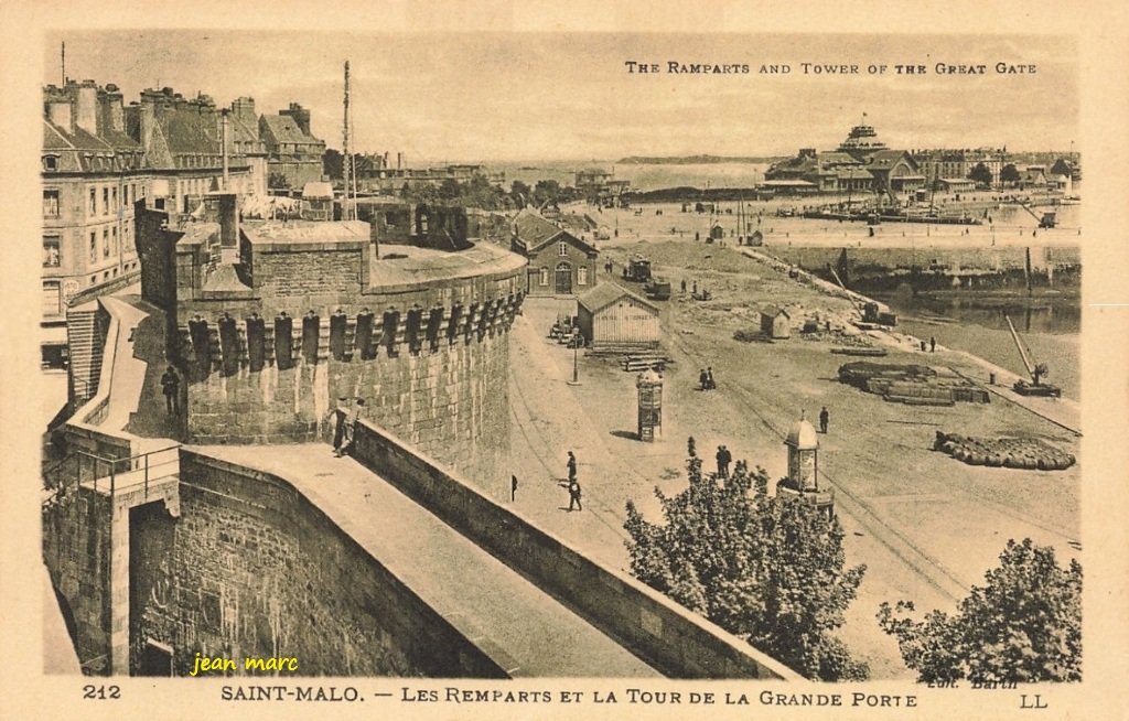 Saint-Malo - Les Remparts et la Tour de la Grande Porte.jpg