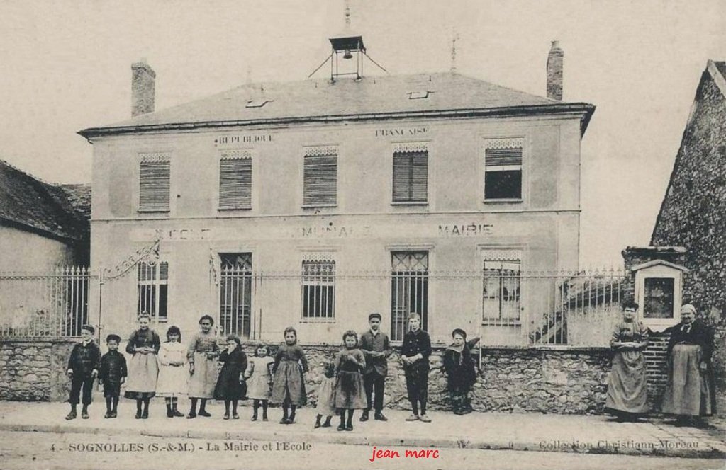 Sognolles - La Mairie et l'École.jpg