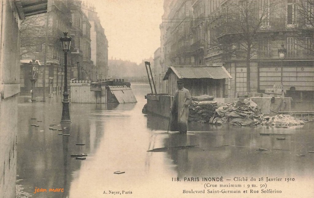 Paris VIIe - Boulevard Saint-Germain et rue Solférino.jpg