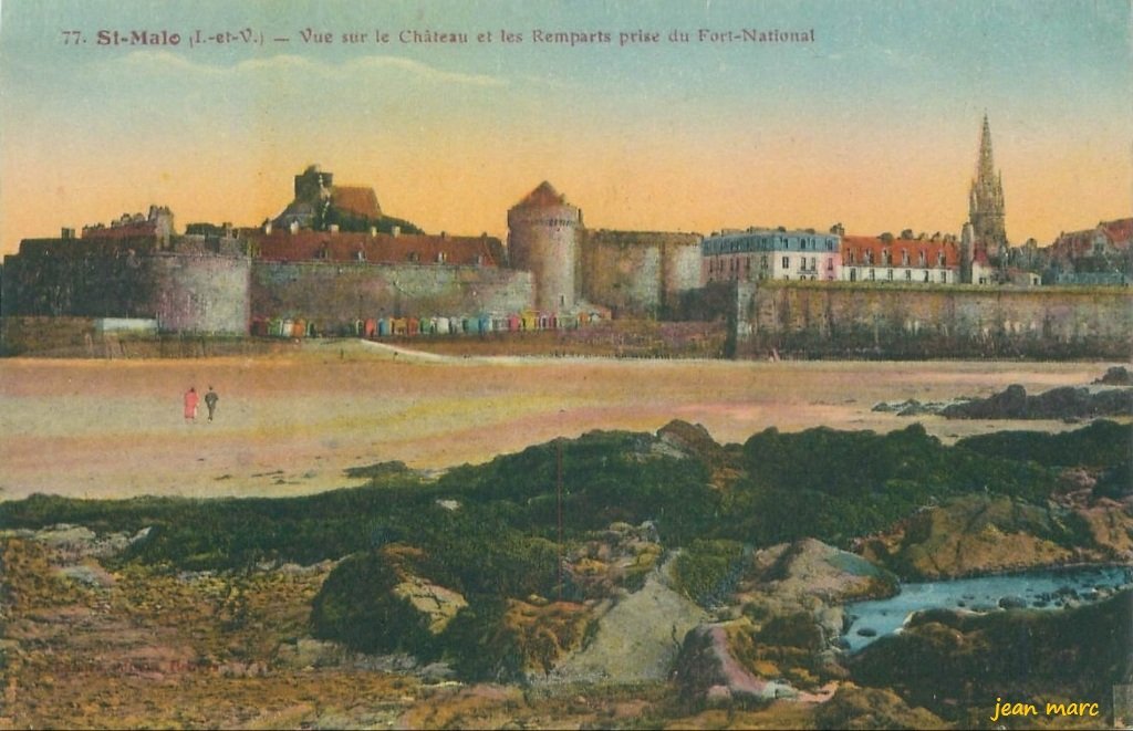 Saint-Malo - Vue sur le Château et les Remparts prise du Fort-National.jpg