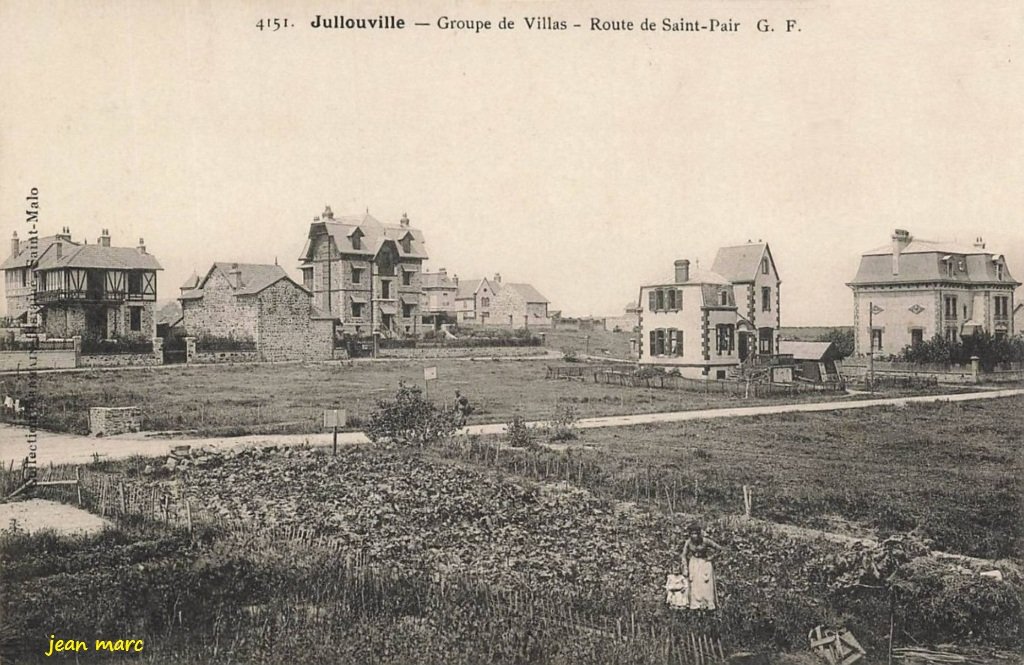 Jullouville – Route de Saint-Pair – Groupe de Villas.jpg