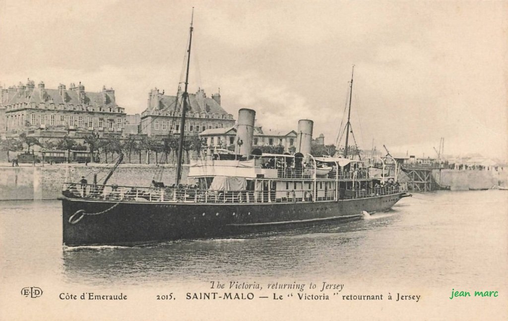 Saint-Malo - Le Victoria retournant à Jersey.jpg