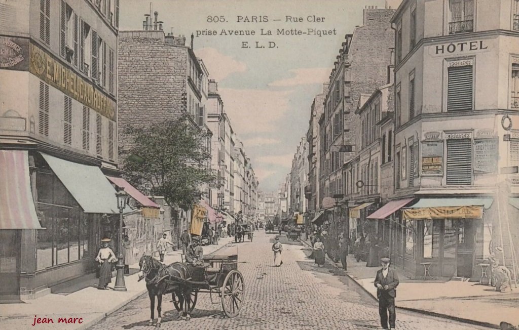 Paris VIIe - Rue Cler prise avenue de la Motte Piquet.jpg