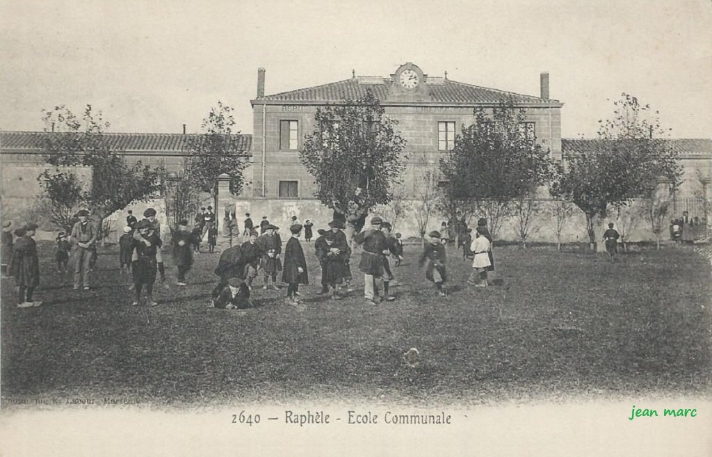 Raphèle - École Communale.jpg